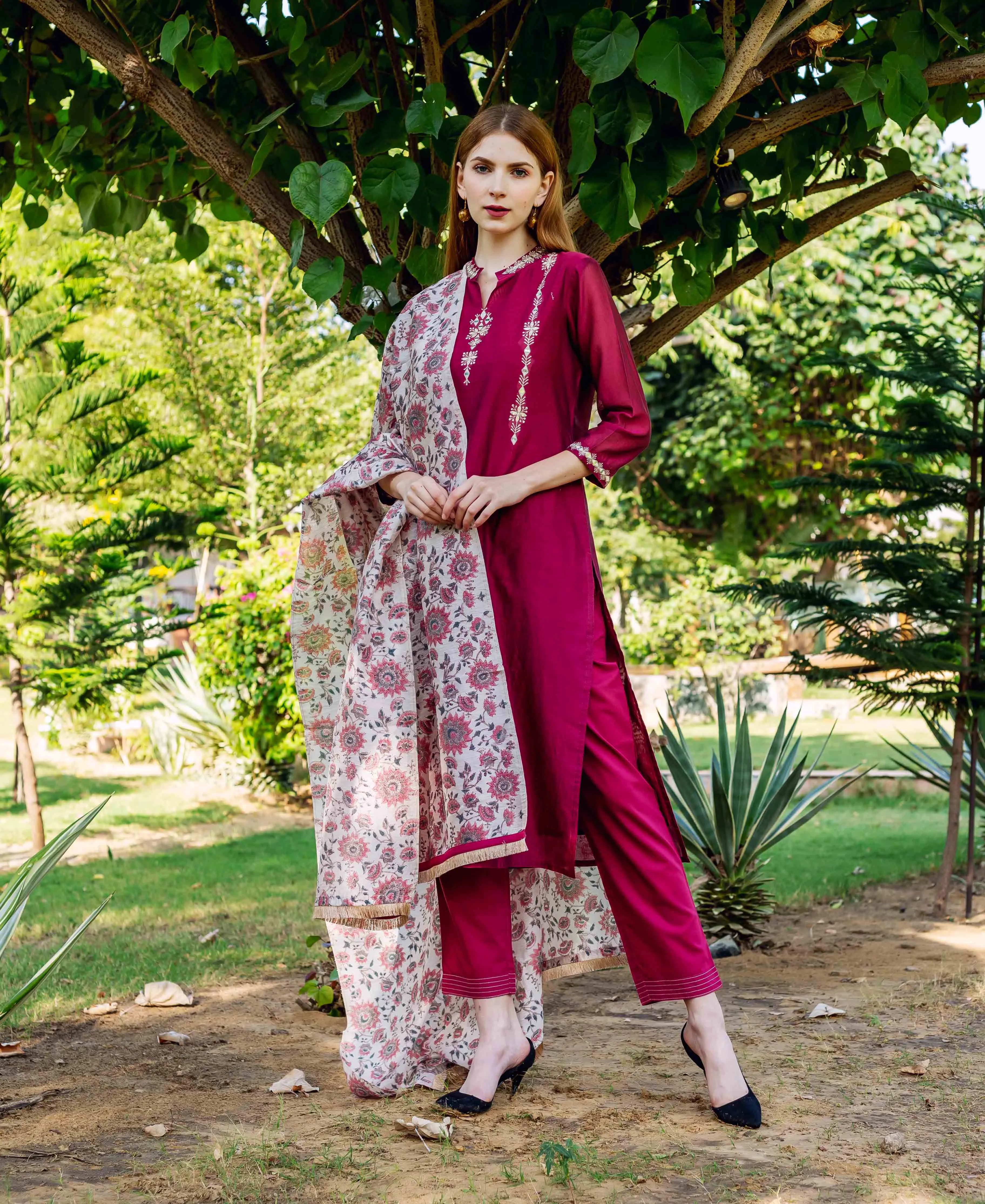 Aavya Maroon Embroidered Chanderi Straight Kurta