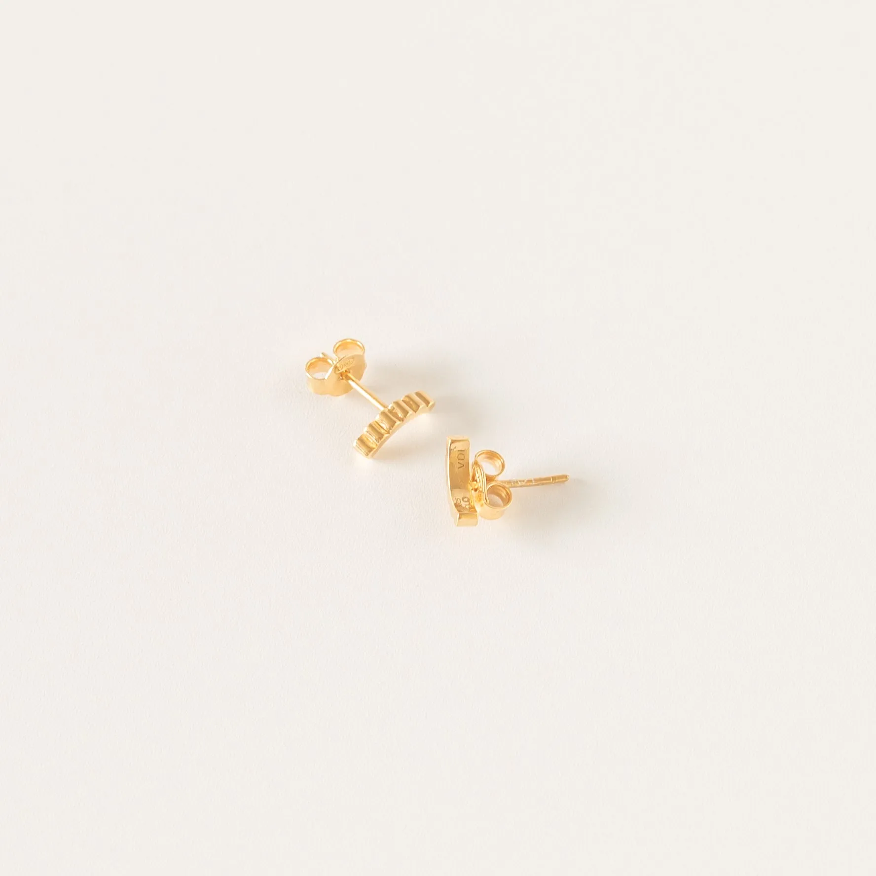 INGRANAGGI Smile Stud Earrings