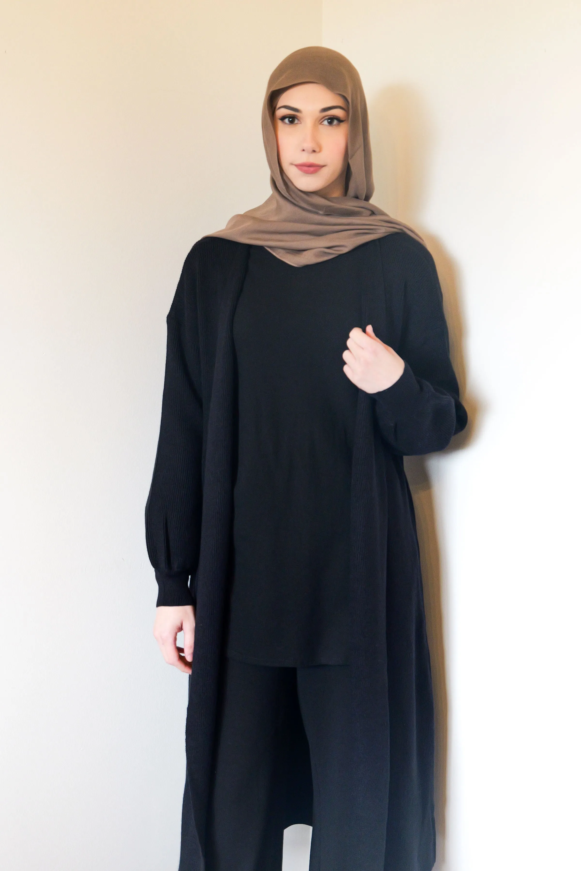 Neslihan Long Cardigan- Black